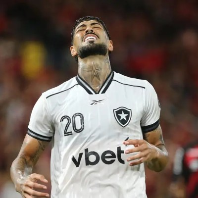 Athletico goleia e amplia crise no Botafogo, que segue no&nbsp;Z4